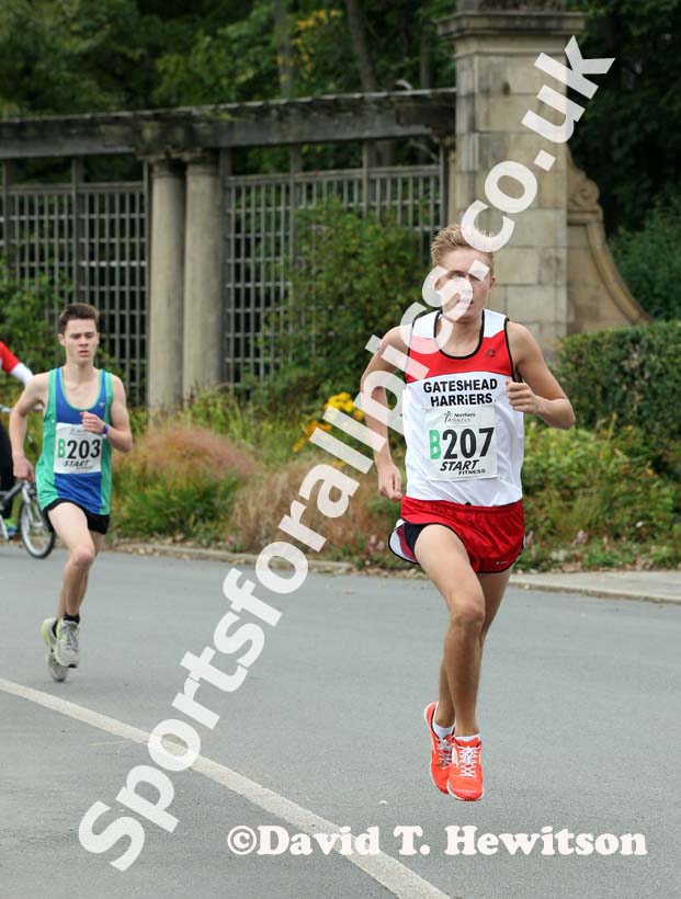 Joe Armstrong (Gateshead Harriers) on the 2nd leg of the under-17s Northern 3 Stage Road Relay.
